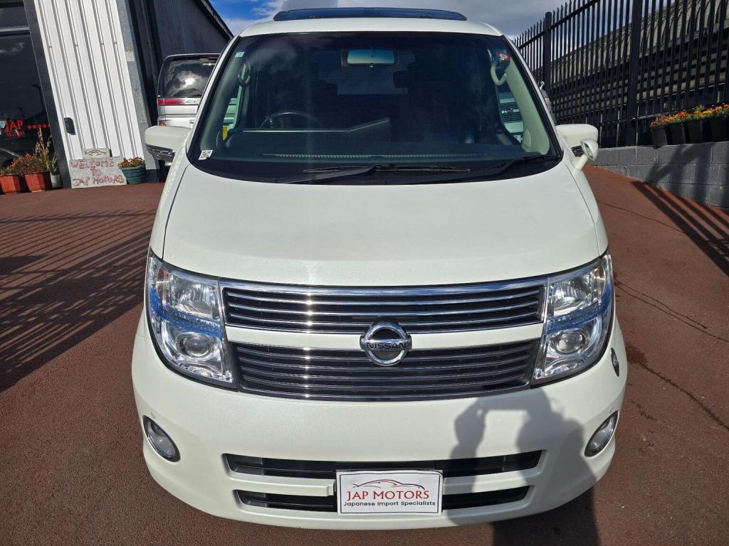 NISSAN ELGRAND