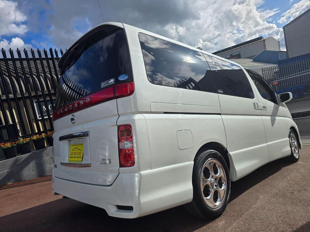 NISSAN ELGRAND