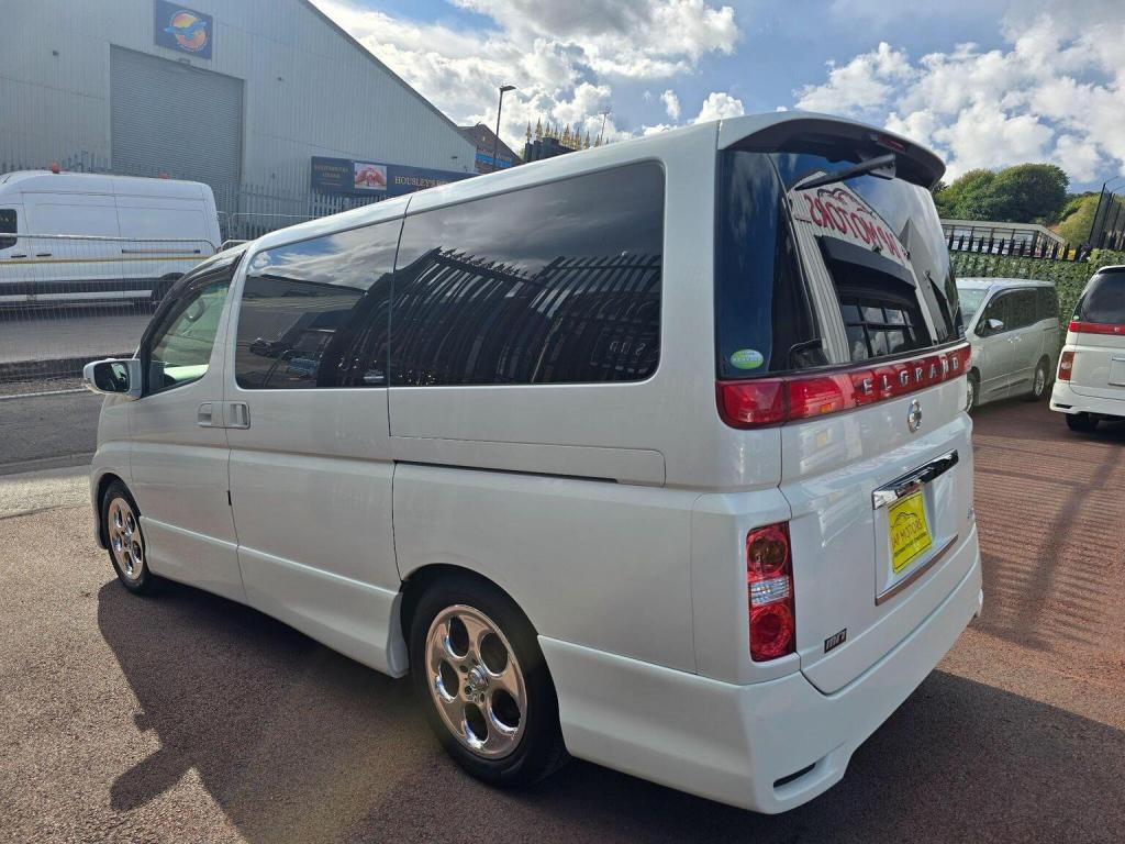 NISSAN ELGRAND