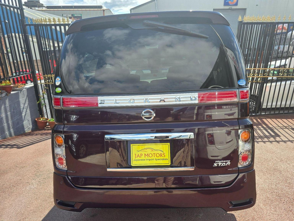 NISSAN ELGRAND