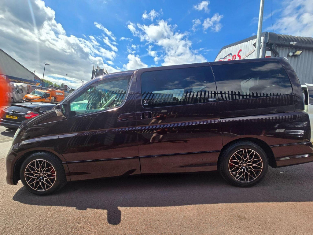 NISSAN ELGRAND