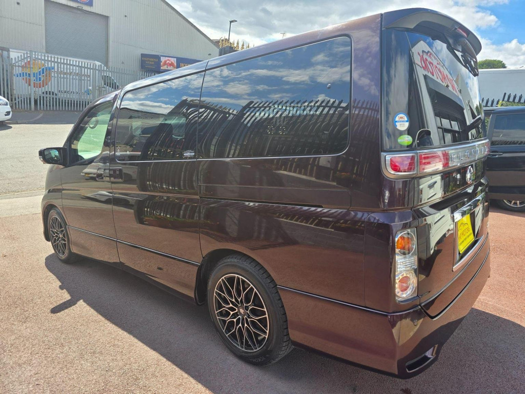 NISSAN ELGRAND