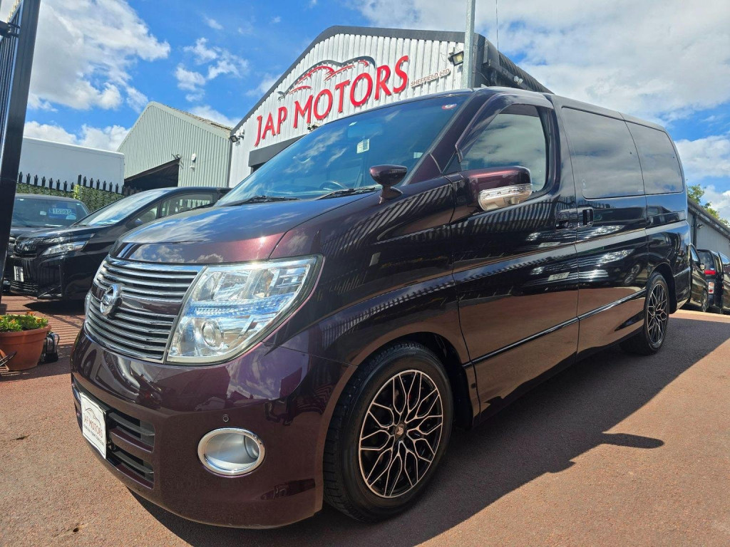 NISSAN ELGRAND