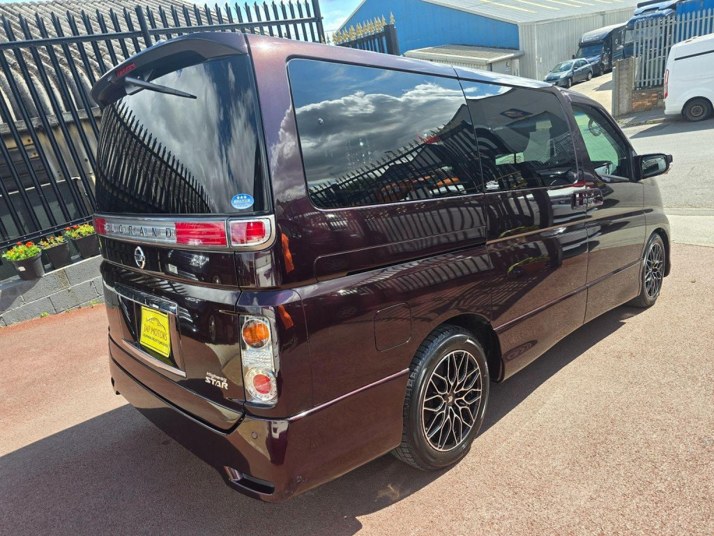 NISSAN ELGRAND