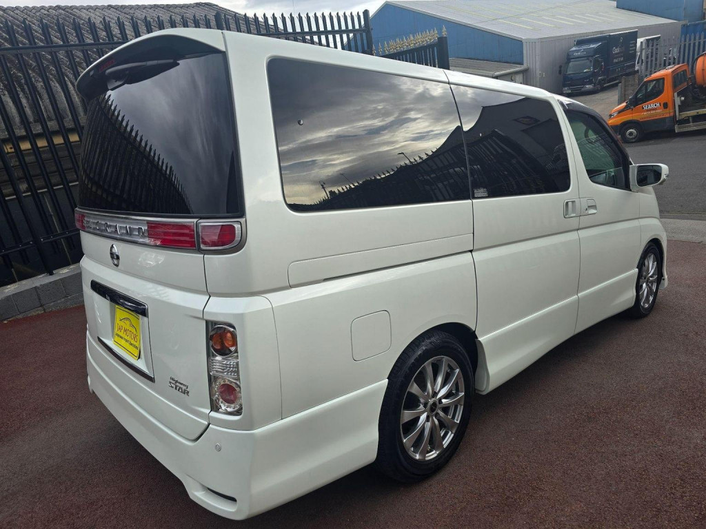 NISSAN ELGRAND