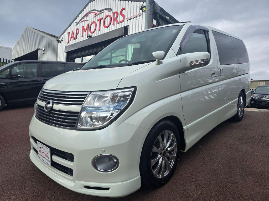 NISSAN ELGRAND