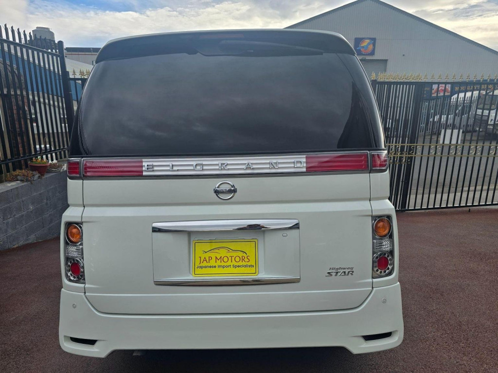 NISSAN ELGRAND