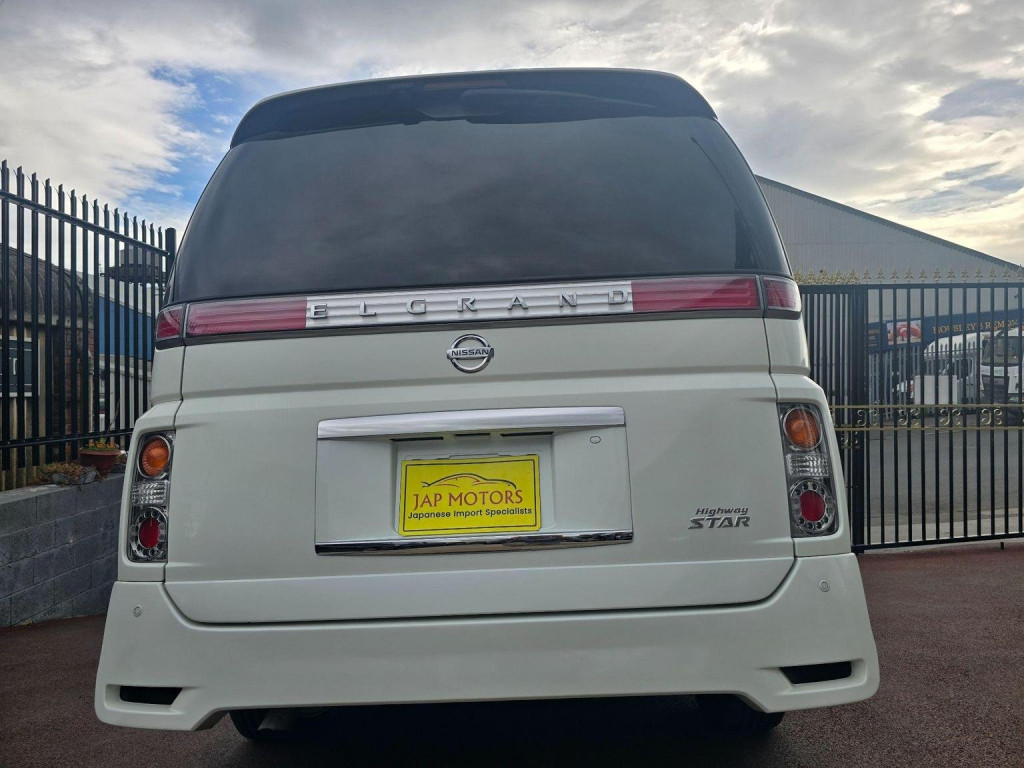 NISSAN ELGRAND