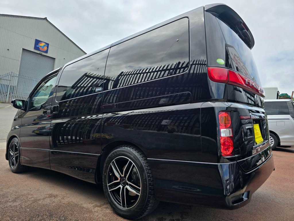 NISSAN ELGRAND