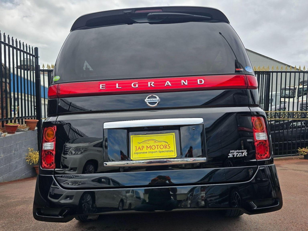 NISSAN ELGRAND