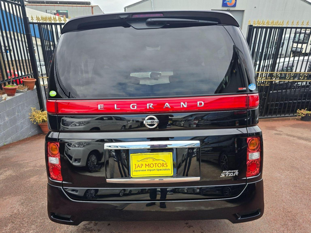 NISSAN ELGRAND