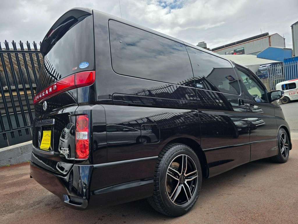 NISSAN ELGRAND
