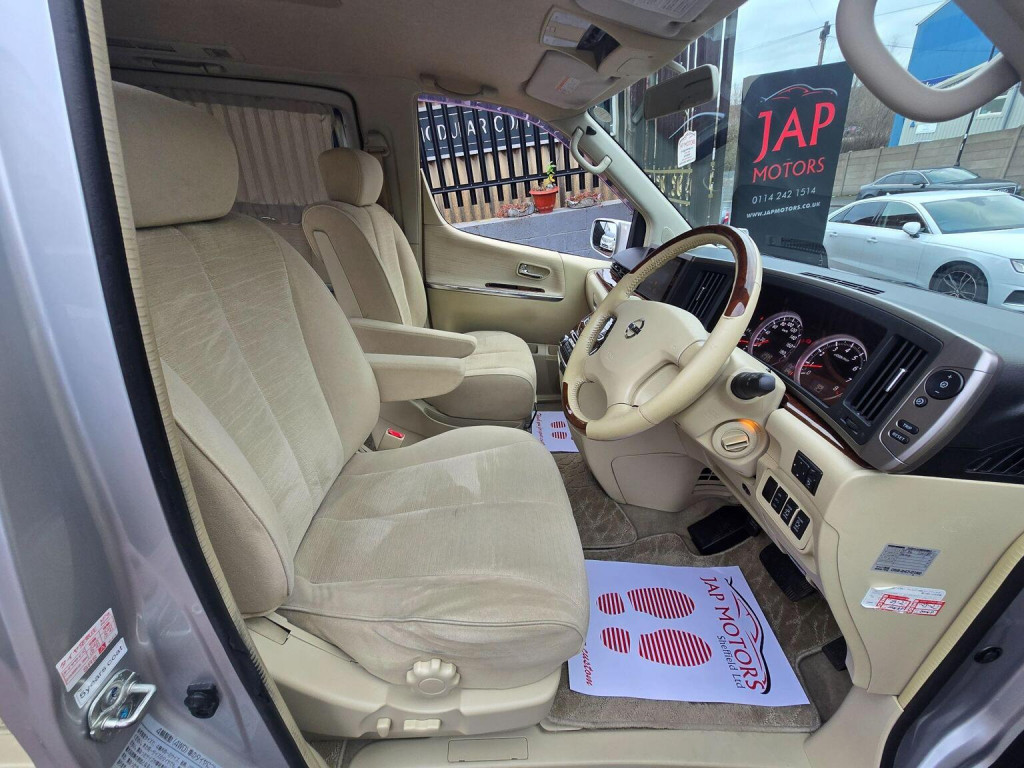 NISSAN ELGRAND