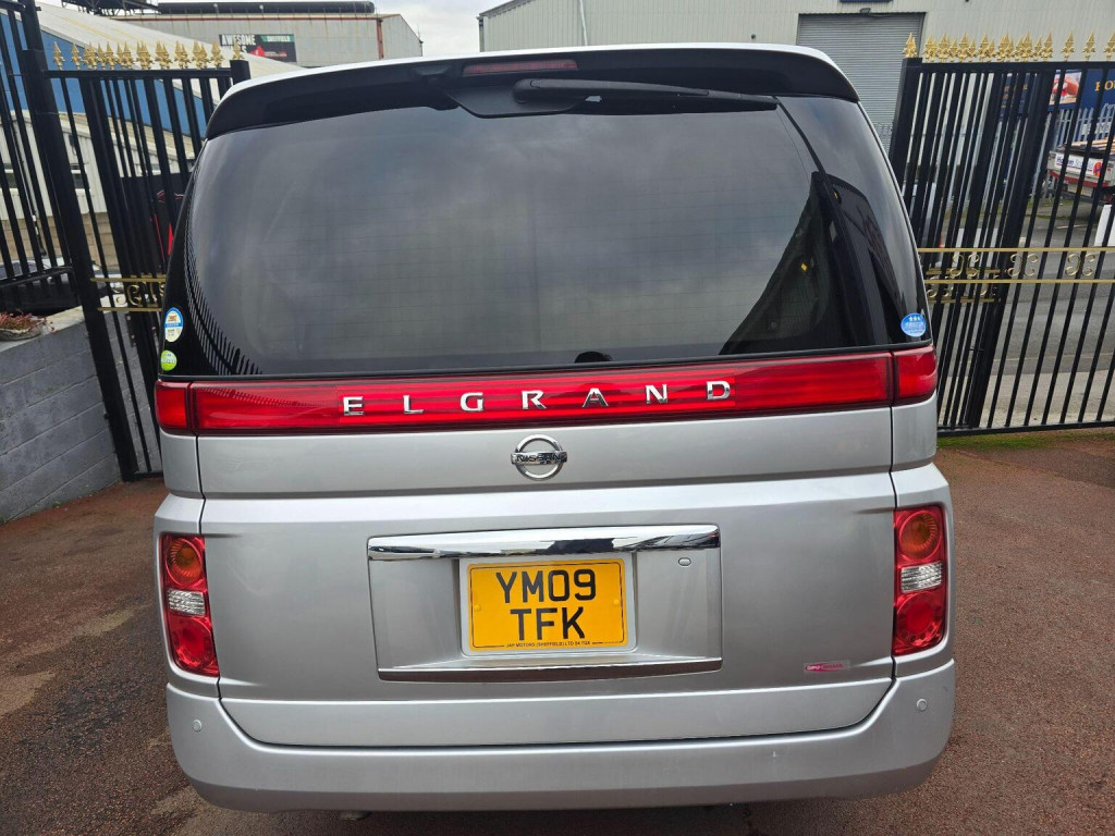 NISSAN ELGRAND
