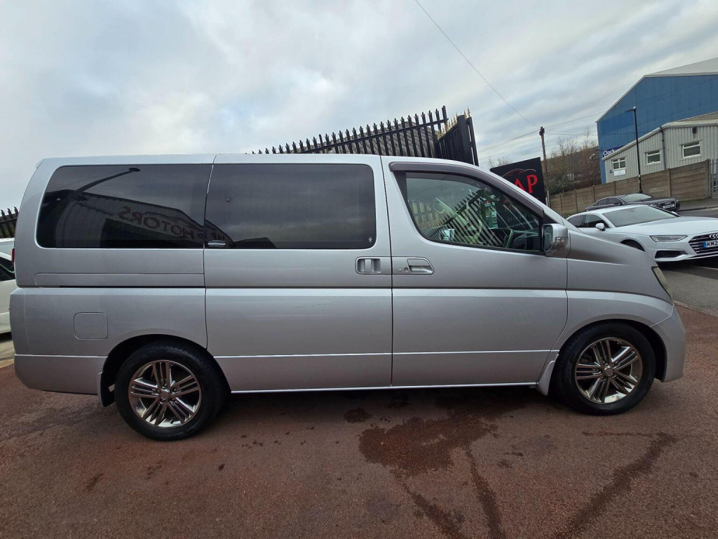 NISSAN ELGRAND