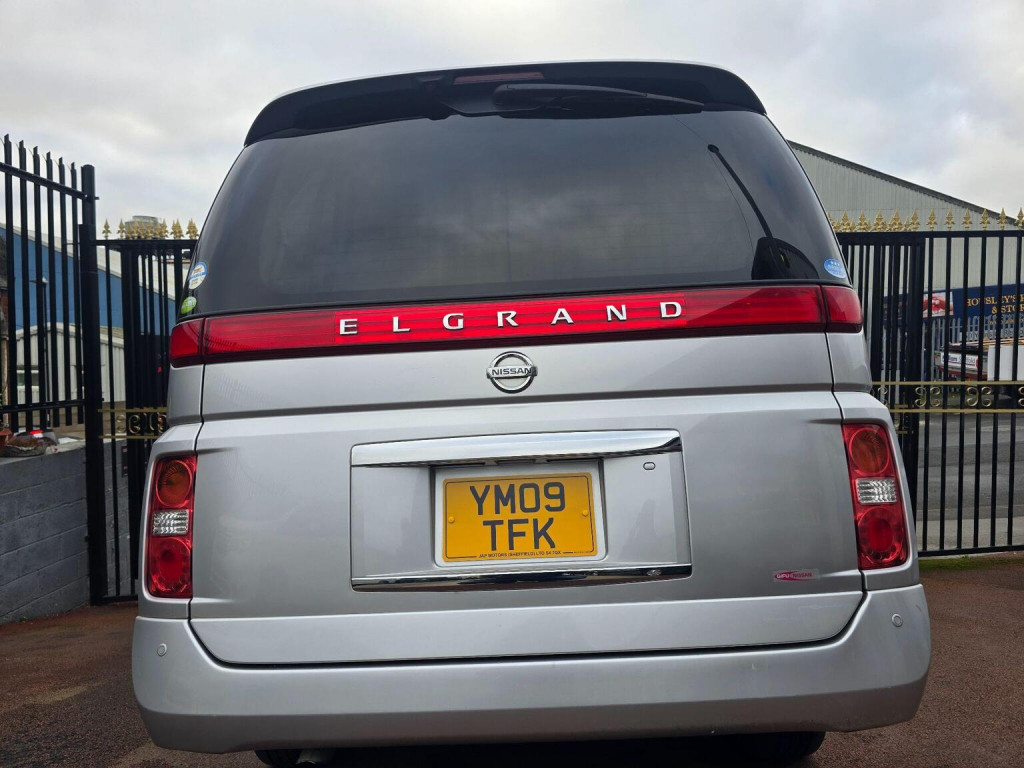NISSAN ELGRAND