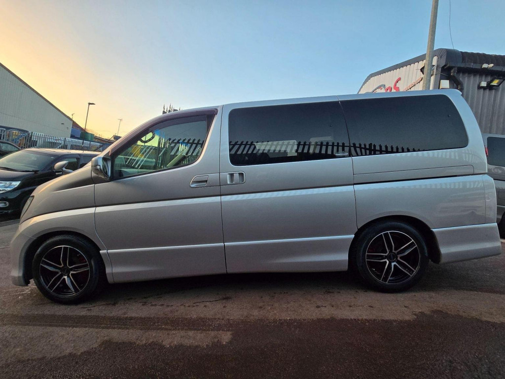NISSAN ELGRAND