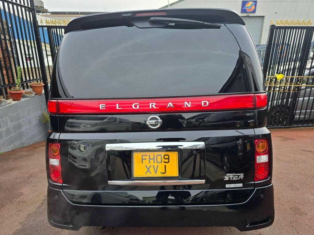 NISSAN ELGRAND