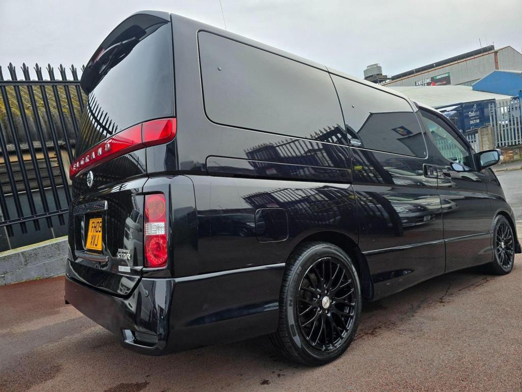 NISSAN ELGRAND