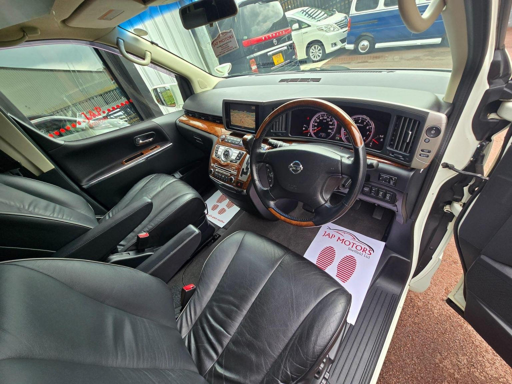 NISSAN ELGRAND