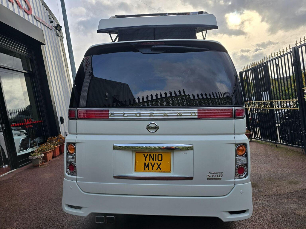 NISSAN ELGRAND