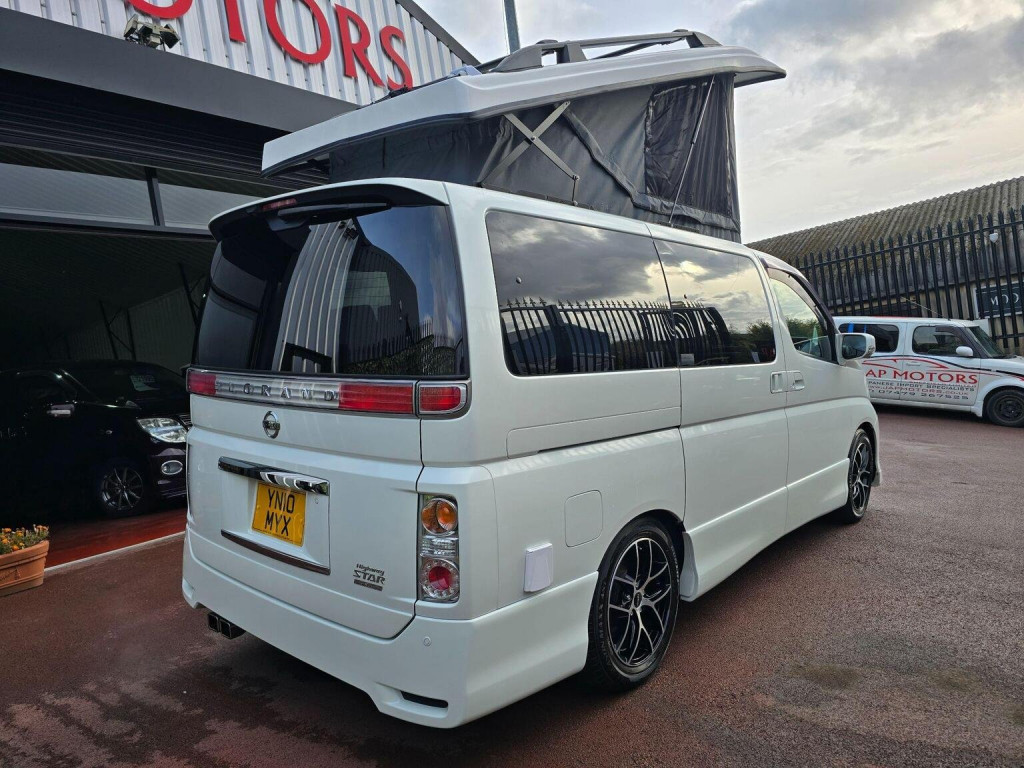 NISSAN ELGRAND
