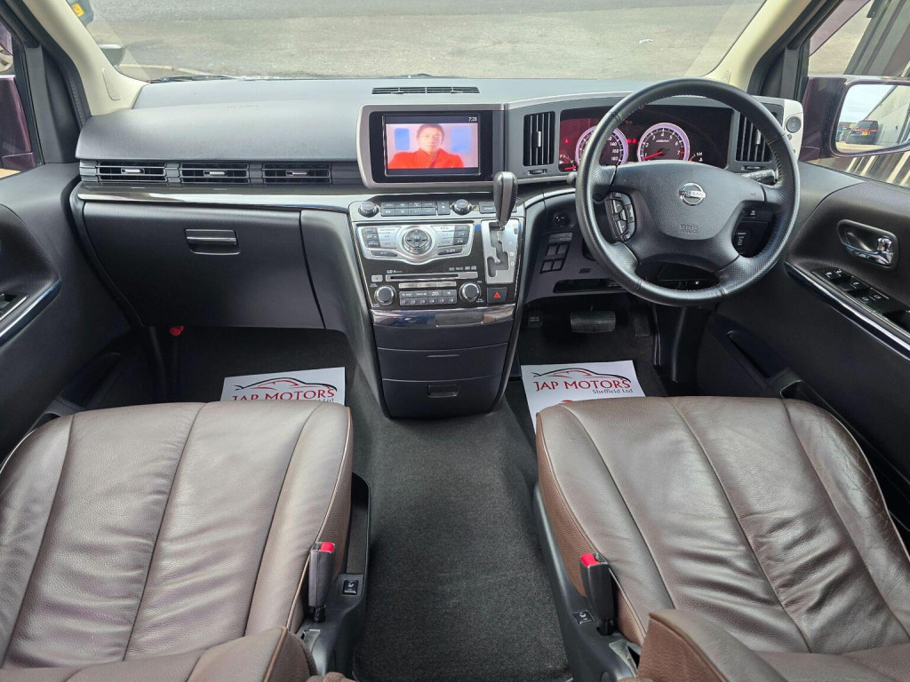 NISSAN ELGRAND