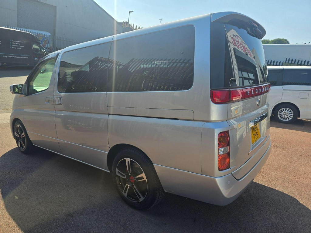 NISSAN ELGRAND