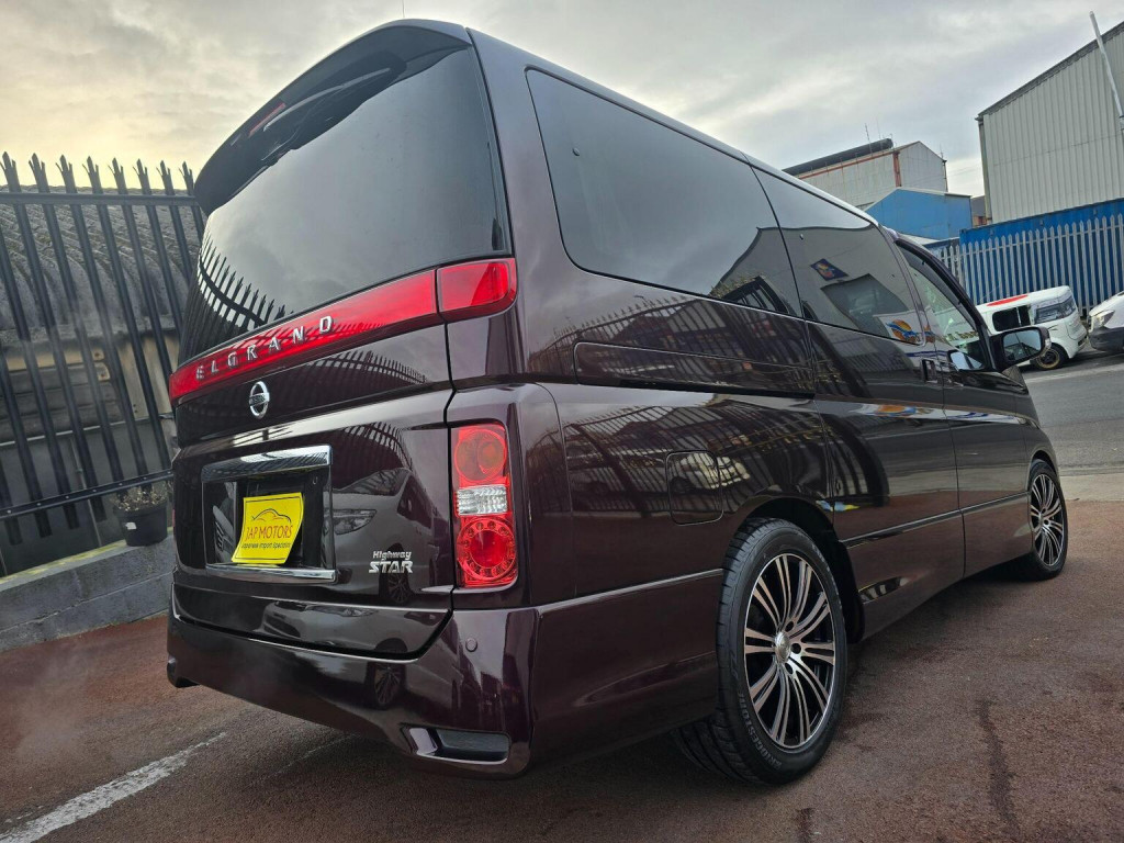 NISSAN ELGRAND
