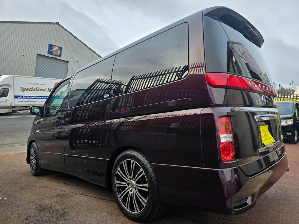 NISSAN ELGRAND