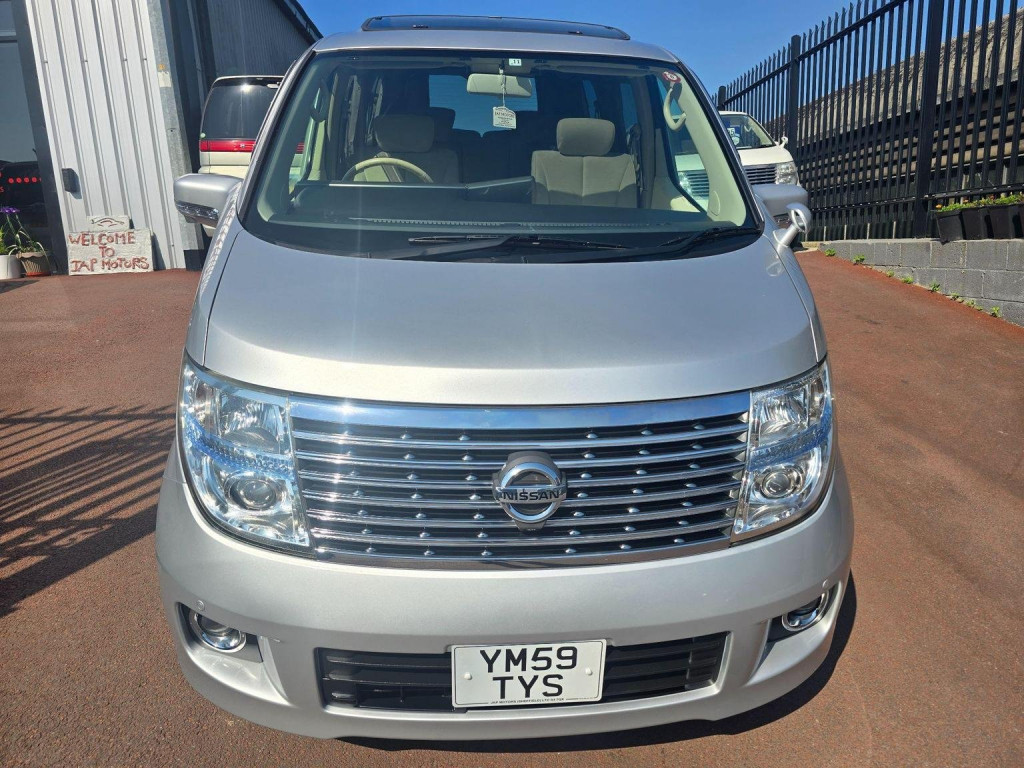 NISSAN ELGRAND
