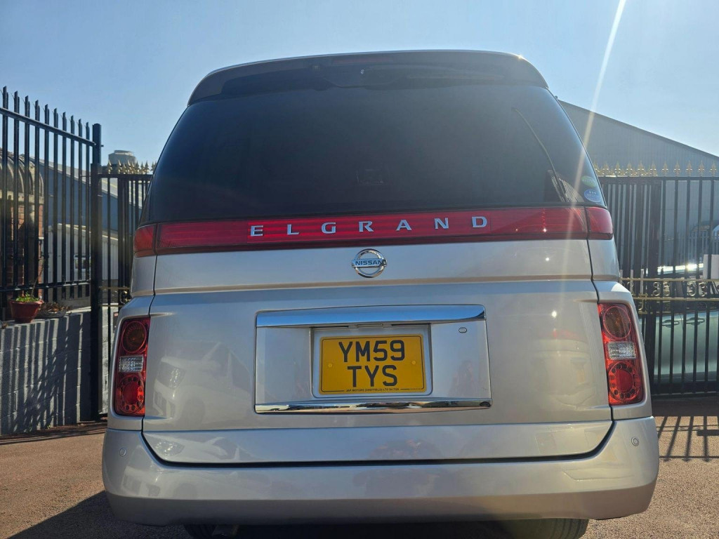 NISSAN ELGRAND