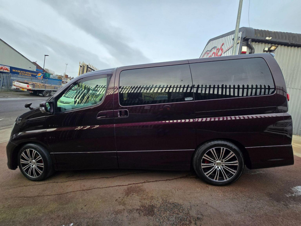NISSAN ELGRAND