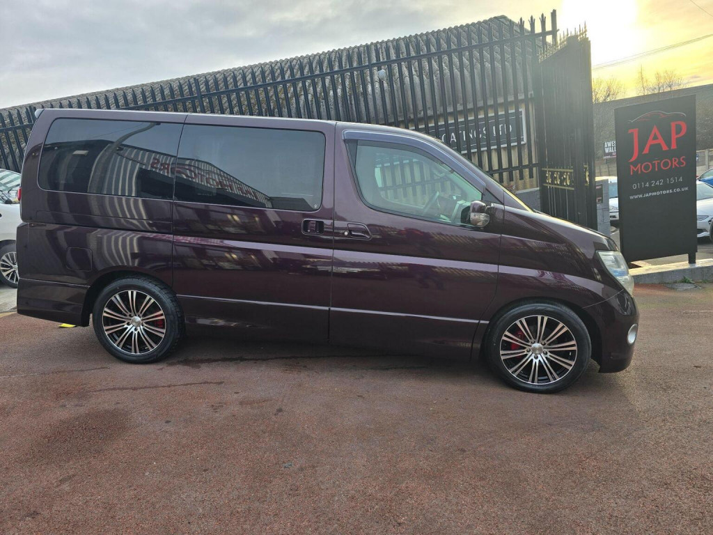 NISSAN ELGRAND