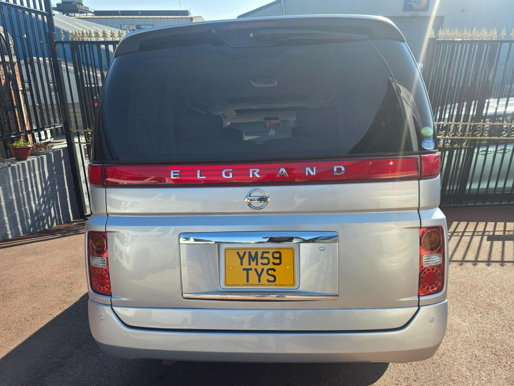 NISSAN ELGRAND