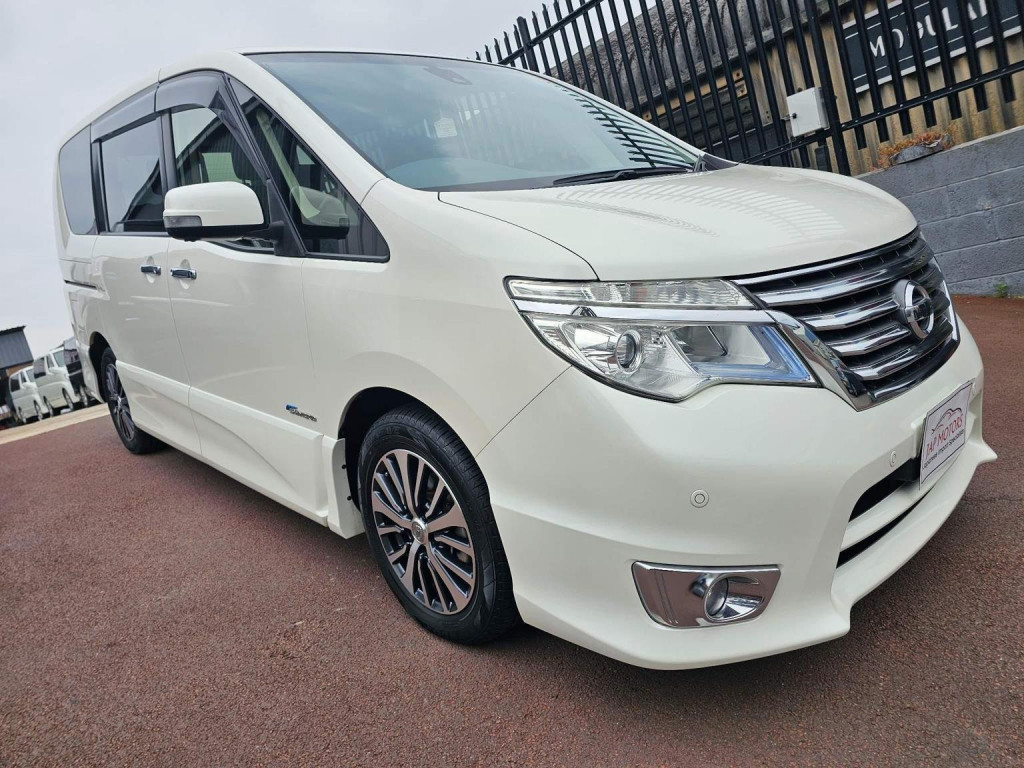 NISSAN SERENA
