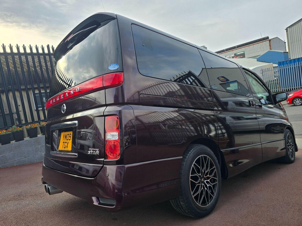 NISSAN ELGRAND