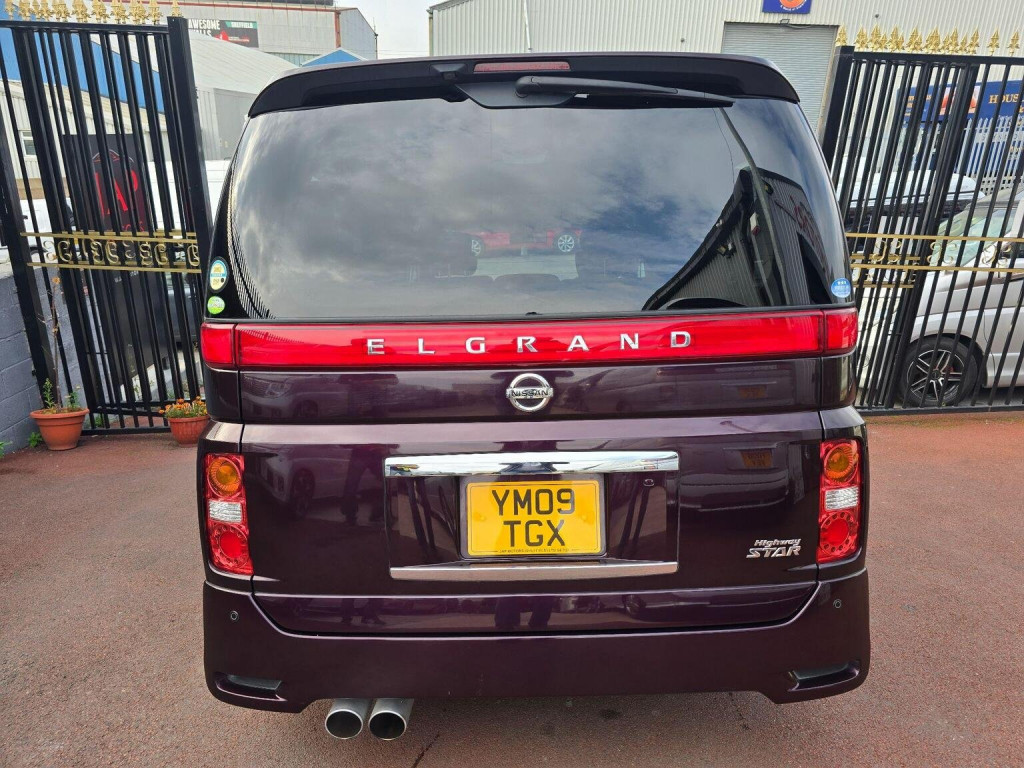 NISSAN ELGRAND