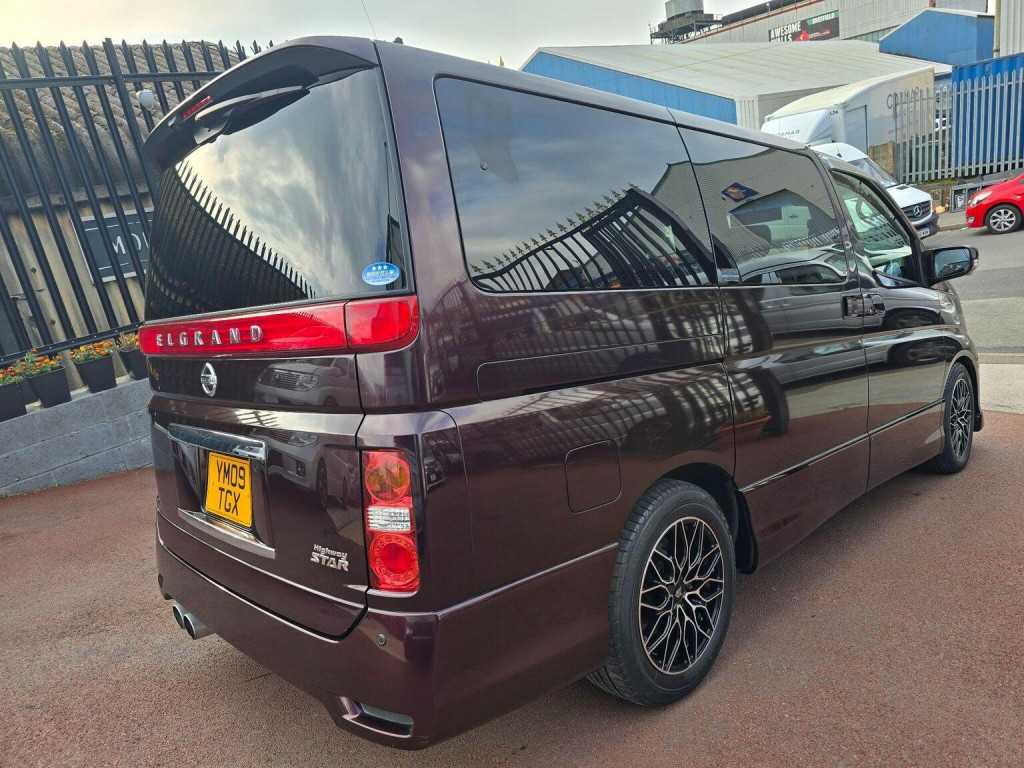 NISSAN ELGRAND