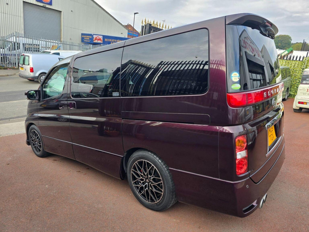 NISSAN ELGRAND