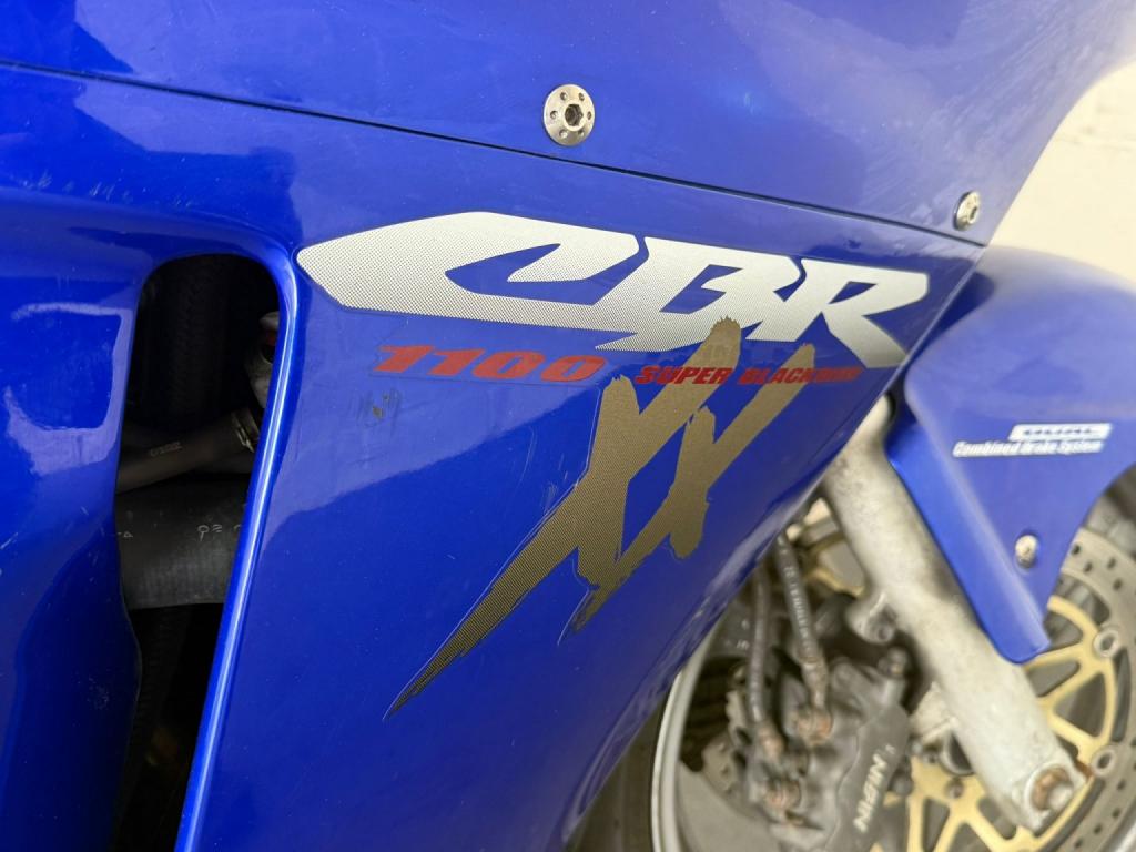 HONDA CBR1100XX Super Blackbird