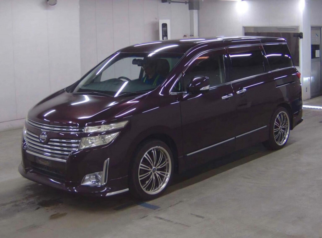 NISSAN ELGRAND