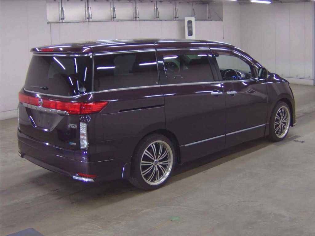 NISSAN ELGRAND