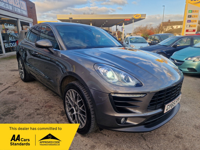 PORSCHE MACAN