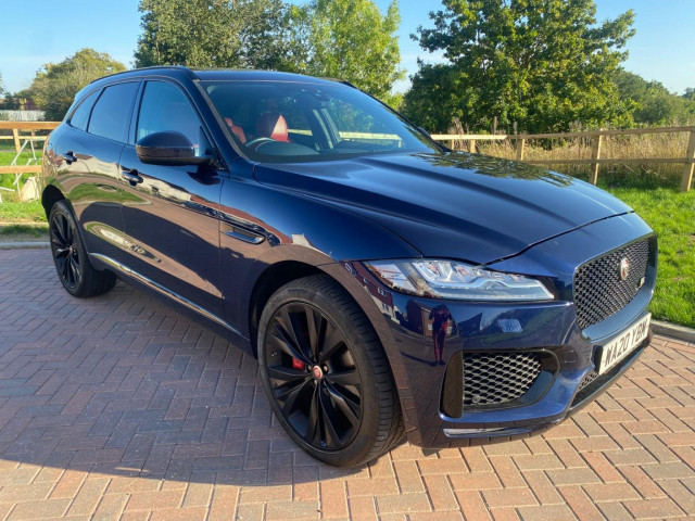 JAGUAR F-PACE 3.0 D300 V6 S