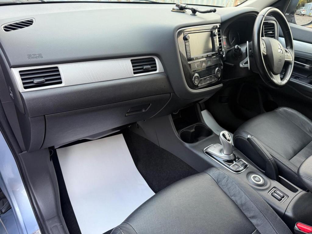 MITSUBISHI OUTLANDER