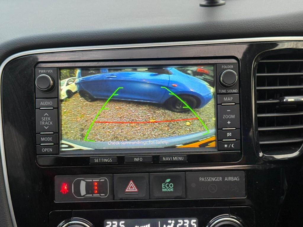 MITSUBISHI OUTLANDER