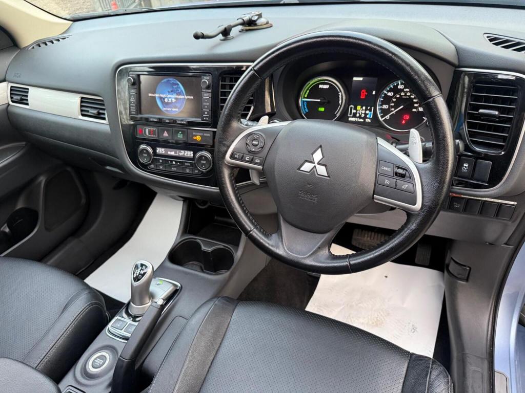 MITSUBISHI OUTLANDER