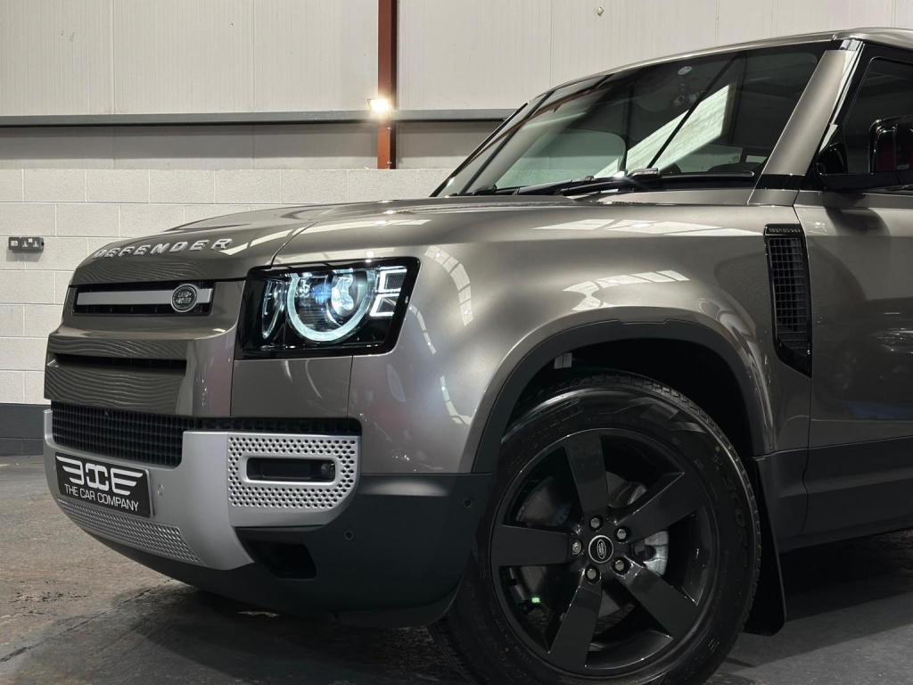 LAND ROVER DEFENDER 110