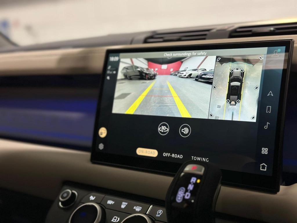 LAND ROVER DEFENDER 110